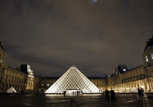 Лувр снова назван самым популярным музеем мира