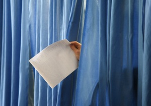 В Кировограде над кабинками в одном из избирательных участков нашли видеокамеру