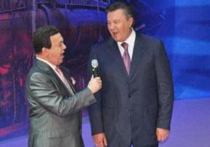 Янукович поздравил Кобзона с юбилеем: Украинский народ гордится знаменитым земляком