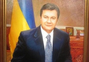 Батьківщина: В одной из школ Тернопольской области портрет Шевченко заменили на портрет Януковича