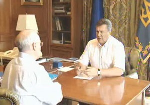 В интернет попало видео разговора Януковича с Азаровым
