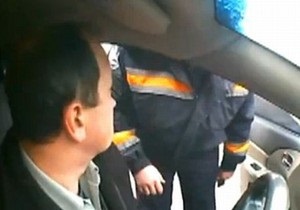 В Харцызске уволен гаишник, угрожавший водителю физической расправой