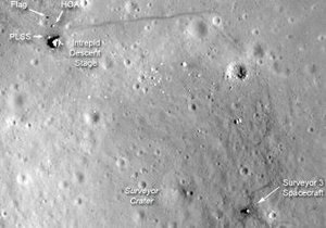 Зонд NASA сфотографировал следы американских миссий к Луне