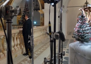 Фотогалерея: Стоп, снято. Янукович записал телеобращение в Лавре