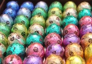 Власти Брюсселя спрятали в парках города полмиллиона шоколадных яиц