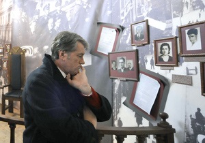 Янукович не имеет компетенции отменять указы по Бандере и Шухевичу - Ющенко