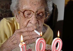 Старейшая курильщица Великобритании скончалась в возрасте 102 лет