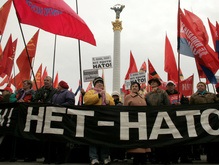 Косачев: НАТО хочет насильно изменить общественное мнение в Украине
