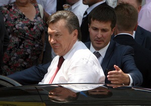 Банковая: Янукович обходится украинцам намного дешевле, чем Медведев россиянам