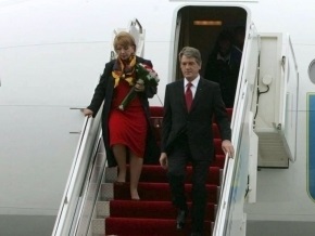 Ющенко в аэропорту Борисполь встретился с главой миссии МВФ в Украине