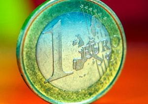 Евро закрывает неделю резким ростом на межбанке