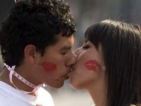 Мексиканцы установили новый рекорд поцелуев