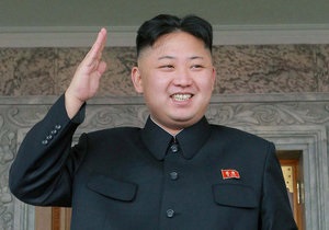 Новости КНДР - Ким Чен Ун в честь своего дня рождения раздал всем детям страны по килограмму конфет