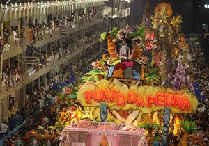 В Рио-де-Жанейро состоялся праздничный парад победителей карнавала