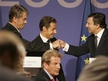 Саркози: ЕС не закрывает двери, но и не открывает их для Украины