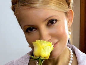 Тимошенко возложила цветы к памятнику Гоголю. Вечером она посетит балет
