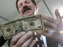 В киевских обменниках упал курс доллара
