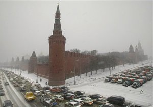 На голосовании в Москве наблюдается низкая активность из-за накрывшего мегаполис снегопада