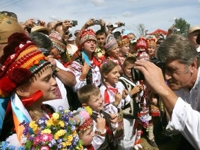 Ющенко поручил Кабмину сохранить гуцульскую культуру