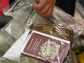 Чехия приостановила выдачу рабочих виз гражданам Украины