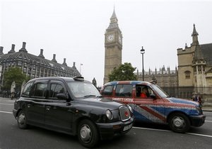 В Англии снова начали выпускать лондонские такси - видео