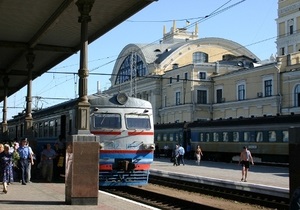 Укрзалізниця просить пасажирів, які прямують до Росії та Білорусі, уточнювати графік руху поїздів