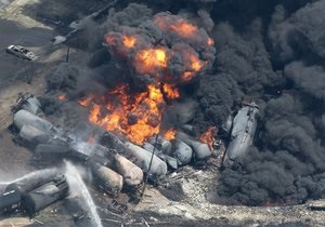 Новини Канади - вибух потяга - Вибух потяга з нафтою у Канаді: центр міста зруйнований, зниклими безвісти вважаються 80 осіб