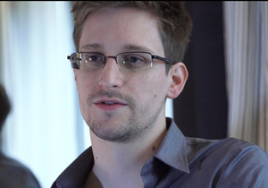 Сноуден подорожує Росією, але найближчим часом може влаштуватися на роботу