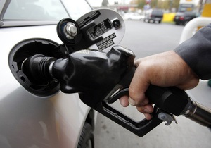 США можуть використовувати стратегічні запаси нафти для зниження цін на бензин