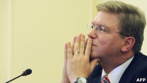 Фюле: Україна має зважати на політичний календар ЄС