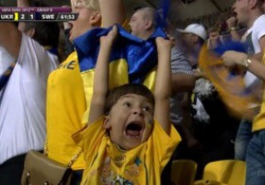 Журналисты нашли мальчишку, который стал символом победы сборной Украины