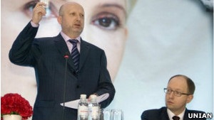 Українська служба Бі-бі-сі: Яценюк приміряє  номер у списку  Тимошенко