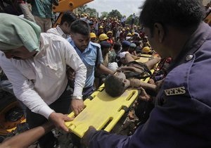 Количество погибших вследствие обрушения дома в Индии превысило 40 человек