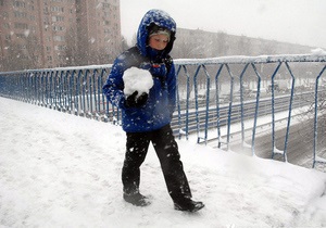 Негода в Україні - снігопад - Прогноз погоди: снігопади і заметілі перекинуться на Крим і південні області України