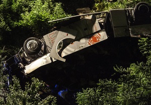 Новини Італії - ДТП - В Італії автобус впав у прірву. Кількість жертв зросла до 36 осіб