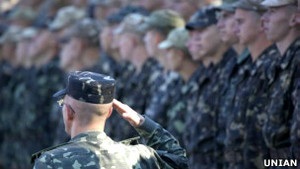 Міністр оборони обіцяє перехід на контрактну армію у 2013