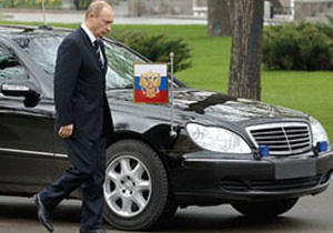Водій Путіна уникнув штрафу за їзду без номерів