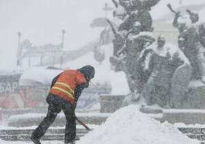 Через снігопад майже 400 міст і сіл залишилися без електрики - ВВС Україна
