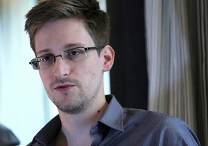 Сноуден - Росія - Мати Сноудена може відвідати його в Росії - адвокат