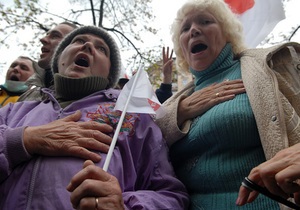 Біля Печерського суду перебувають шість тисяч прихильників і противників Тимошенко