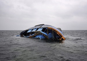 Після корабельної аварії біля берегів Індонезії понад 200 осіб зникли без вісті