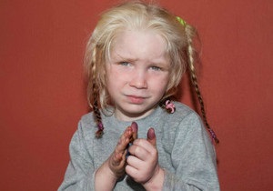 Поліція допитала ймовірних батьків білявки Марії