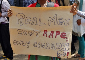 В Індії троє чоловіків зґвалтували і спалили живцем 13-річну школярку