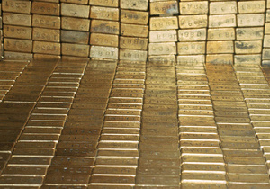 Золоте розчарування: інвестори масово відмовляються від  захисного  дорогоцінного металу - Ъ