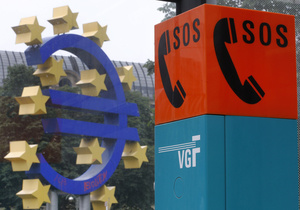 Готуючись випробувати фінансову систему ЄС стресом, головний банкір єврозони пригрозив банкрутством