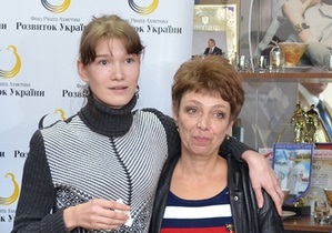 Жертва миколаївського садиста Саша Попова переїхала у подаровану Ахметовим квартиру