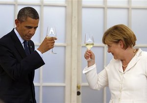 Обама и Меркель по телефону договорились развивать сотрудничество по линии разведки