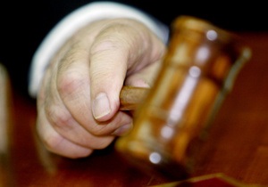 Суд заарештував росіянку, обвинувачену в спробі продажу неповнолітньої у сексуальне рабство