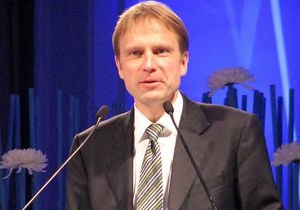 На виборах в Естонії до трійки лідерів увійшов політик, оголошений у міжнародний розшук