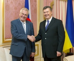 новости Киева - Янукович - Чехия - визит - встреча - В Киеве Янукович проводит закрытую встречу с президентом Чехии